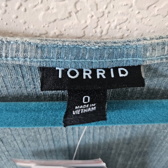 NWT Torrid Textured Jersey Scoopneck Button Down Babydoll Tank In Still Water - Picture 6 of 10